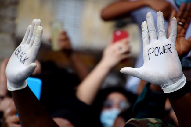 Blitz at the Maxxi of Rome of the workers of culture and entertainment: “ we break the silence on the genocide in Gaza ”