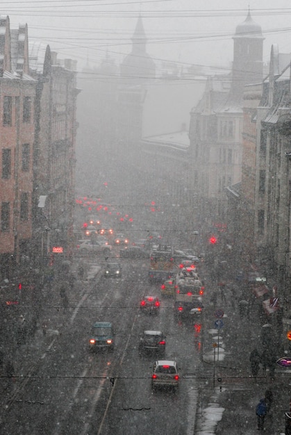 Bad weather in Northern Italy, strong hailstorm in Milan: rain and wind in the Varese area, the lakefront closed in Como