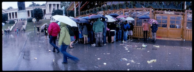 Bad weather in Northern Italy, strong hailstorm in Milan: rain and wind in the Varese area, the lakefront closed in Como