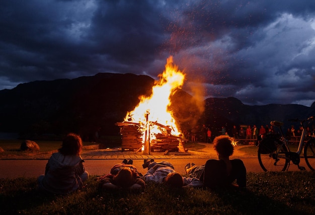 Rai schedules the drama set in Stromboli: during filming a fire on the set set fire to 5 hectares of vegetation