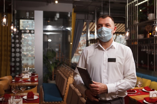 The bill is too high and the tourists refuse to pay: the fight breaks out outside the restaurant in Gallipoli