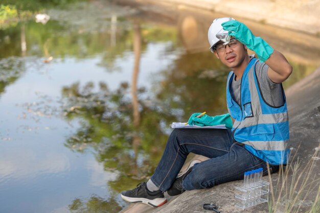 Drought, 29 Lucanian municipalities without water for 12 hours a day for weeks: protest breaks out. The solution? Getting help from the "polluted" river